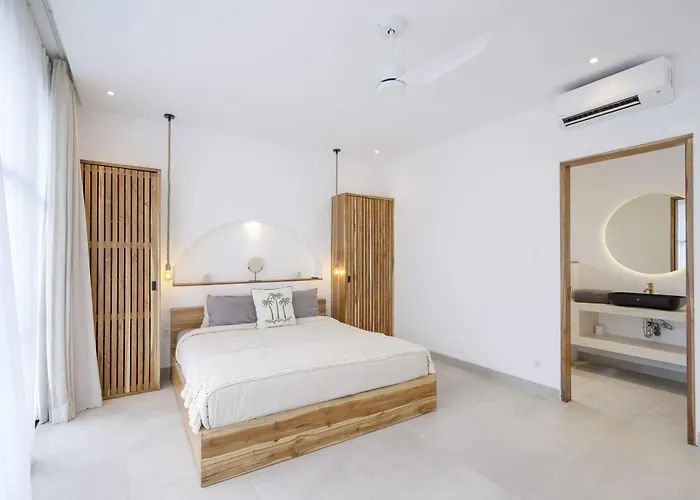 1br Palm 8 - By Yolla Hospitality イン ウルワツ